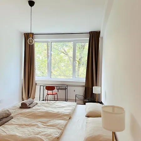 Helles Elegantes Zimmer In Berlin-schoeneberg 12 * Berlin