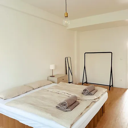 Apartment Helles Elegantes Zimmer In Berlin-schoeneberg 12 Berlin